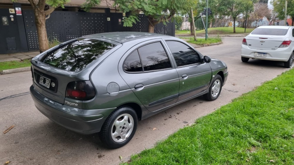Renault Megane RXE  — foto 10